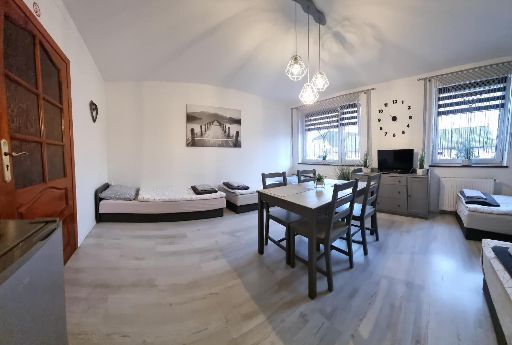 Noclegi Na Lacznej Swiebodzice Ngoại thất bức ảnh