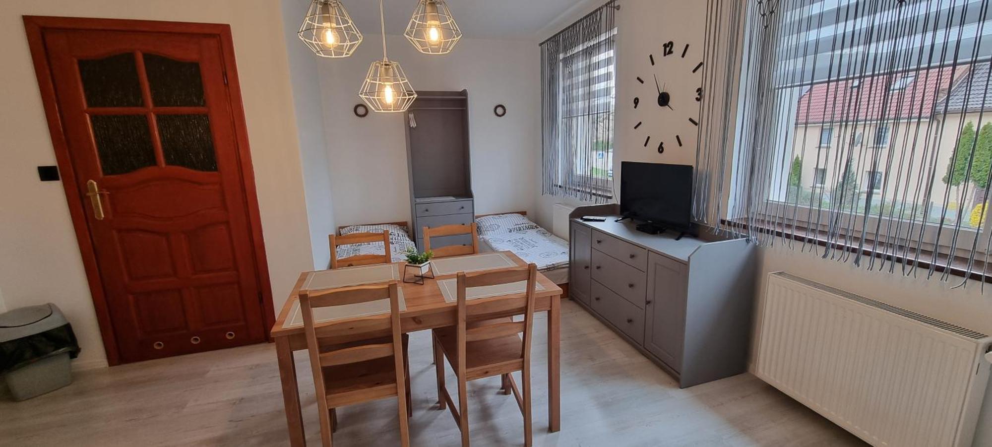 Noclegi Na Lacznej Swiebodzice Ngoại thất bức ảnh